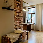 Silversmith's In Old Appartement *