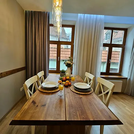 Silversmith's In Old Appartement *