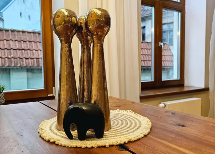 Silversmith's In Old Appartement *