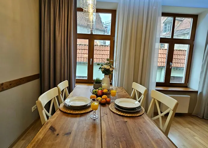 Silversmith's In Old Appartement *