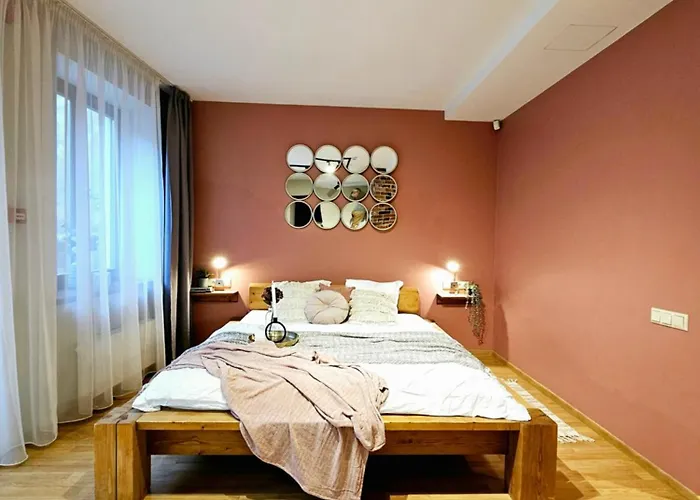 Silversmith's In Old Appartement