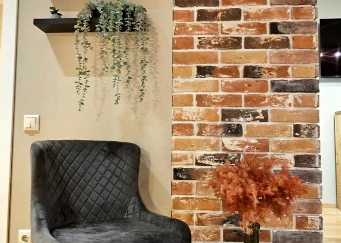 Silversmith's In Old Appartement *