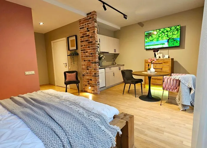 Silversmith's In Old