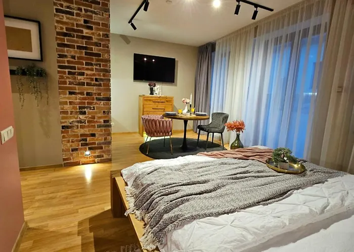 Silversmith's In Old Appartement