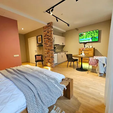 Silversmith's In Old